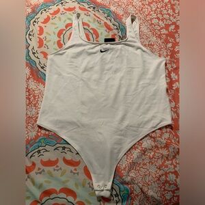 Nike Essentials Bodysuit